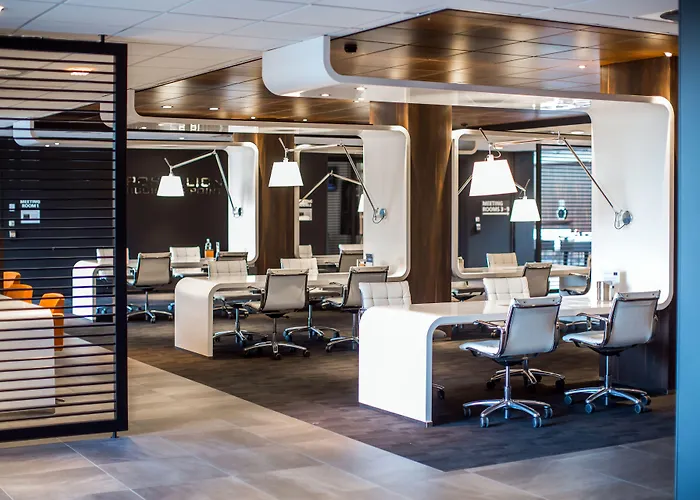 فندق Postillion 4*