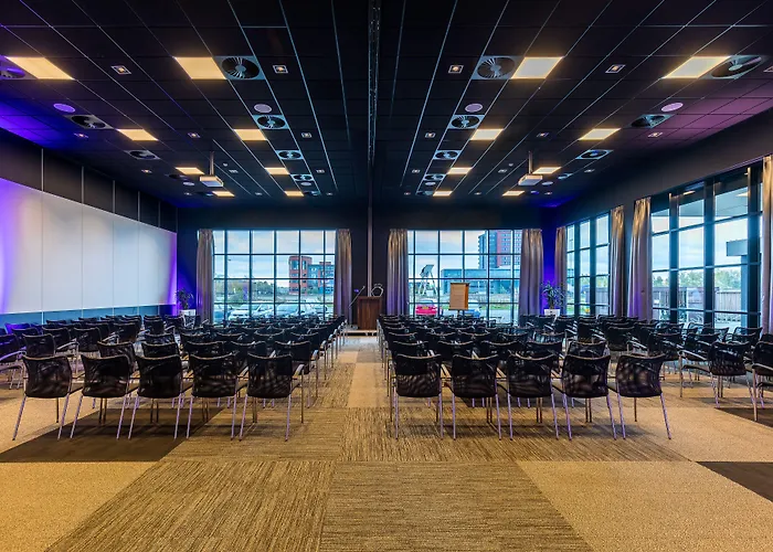 普斯缇里翁多德雷赫特酒店 4*