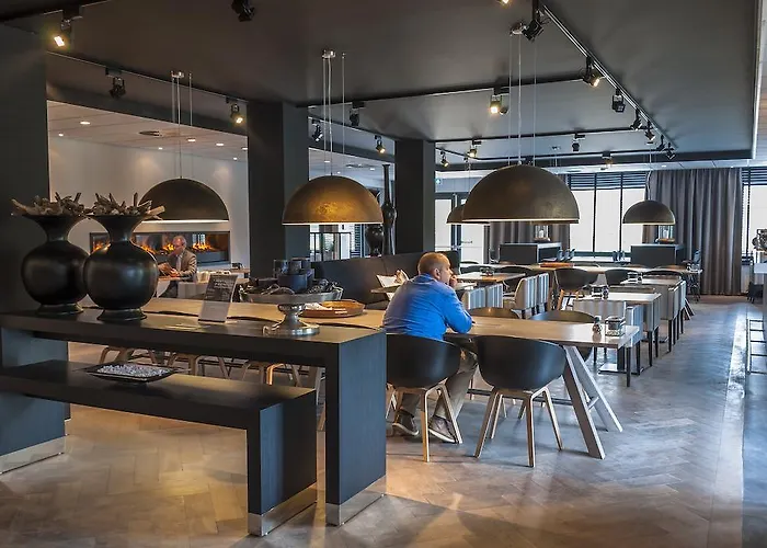 普斯缇里翁多德雷赫特酒店